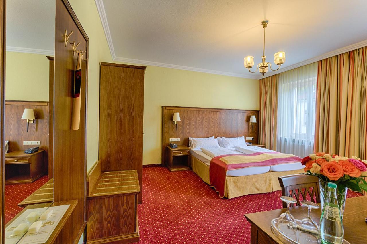 Hotel Romerhof Баден-Баден Екстериор снимка