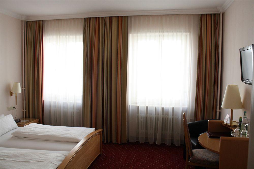 Hotel Romerhof Баден-Баден Екстериор снимка